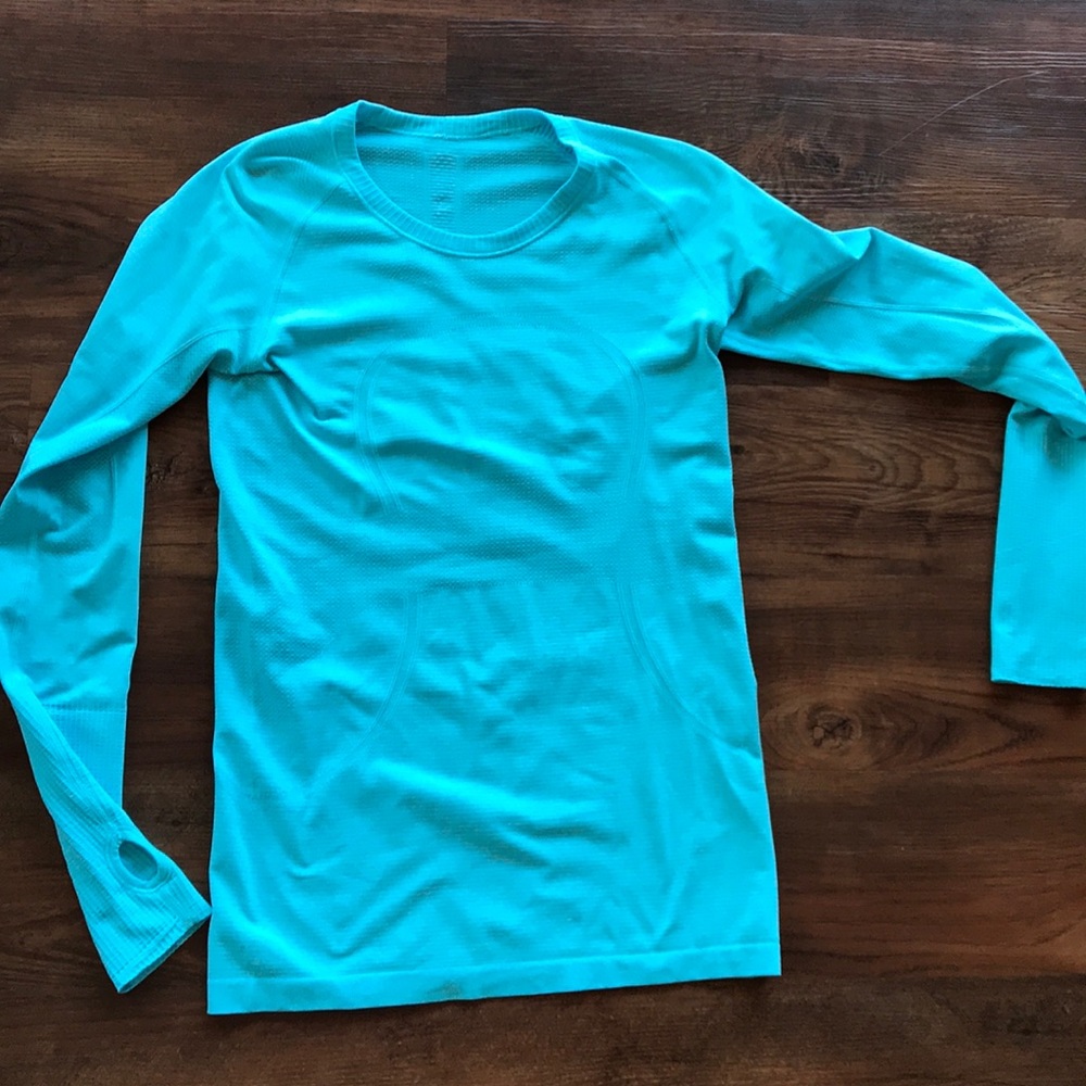 Lululemon long sleeve fitted workout shirt- new
